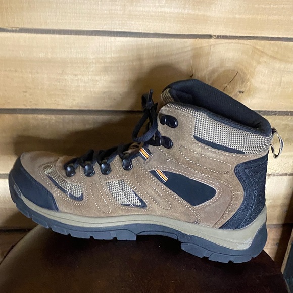 Redhead McKinley brown suede Men's Hiking Boots black trim size 9 - Picture 5 of 9